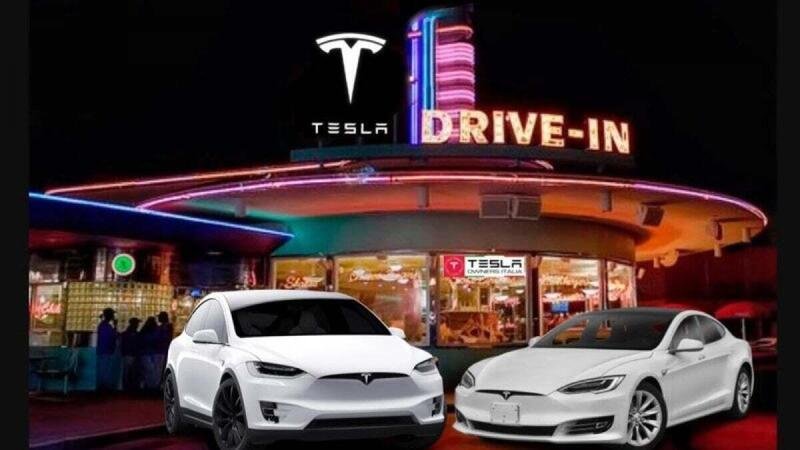 Supercharger Tesla e Fast Food: l&#039;atmosfera di American Graffiti a Los Angeles