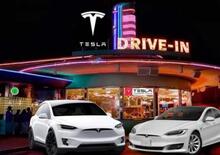 Supercharger Tesla e Fast Food: l'atmosfera di American Graffiti a Los Angeles