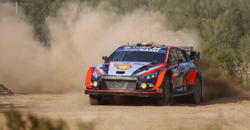 WRC22. Rally Italia Sardegna. Inaugurazione Neuville, Hyundai, poi dibattito