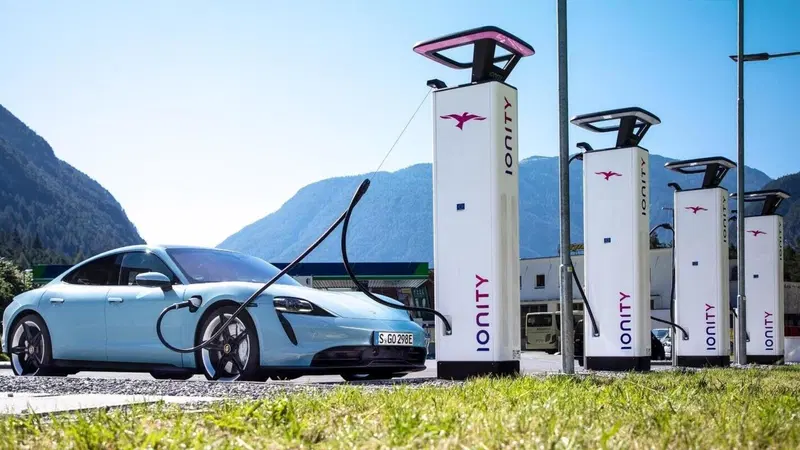 Le tre ragioni per NON comprare un'auto elettrica