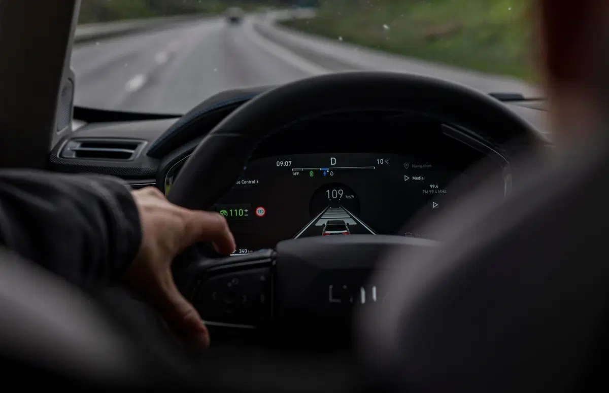 Come va e a chi conviene possedere Lynk & Co 01 [cugina di Volvo XC40 PHEV] (13)