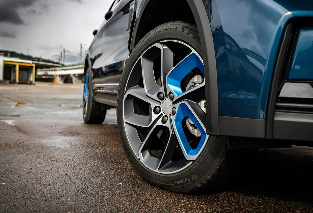 Come va e a chi conviene possedere Lynk & Co 01 [cugina di Volvo XC40 PHEV] (22)