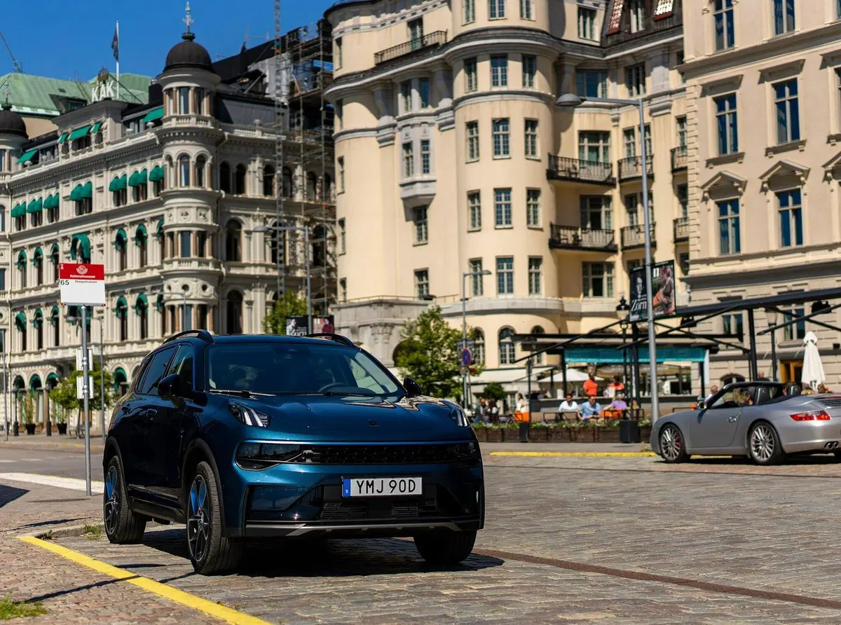 Come va e a chi conviene possedere Lynk & Co 01 [cugina di Volvo XC40 PHEV] (2)