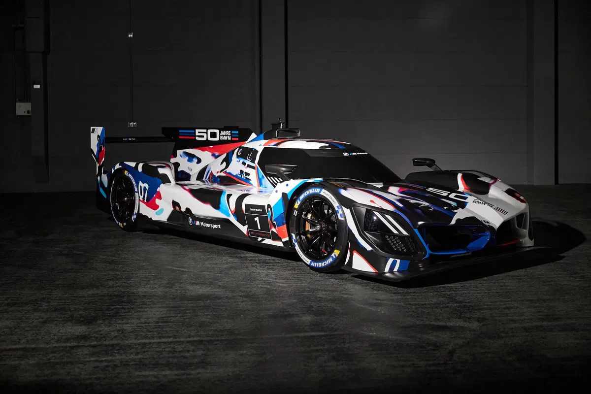 Sognando Le Mans: BMW presenta la LMDH che debutter&agrave; nell'IMSA nel 2023