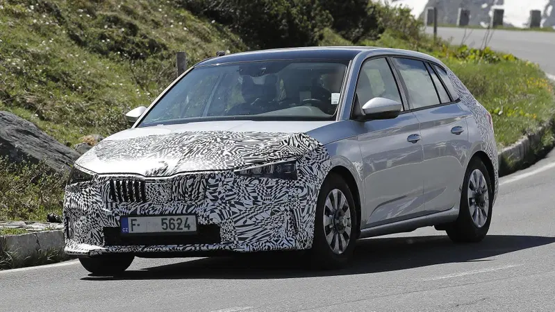 Skoda Scala, restyling in arrivo? Le foto spia