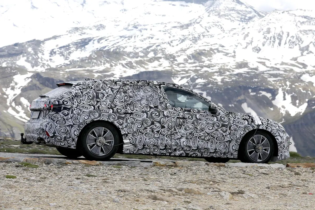 Nuova Audi S4, ecco le foto spia (15)