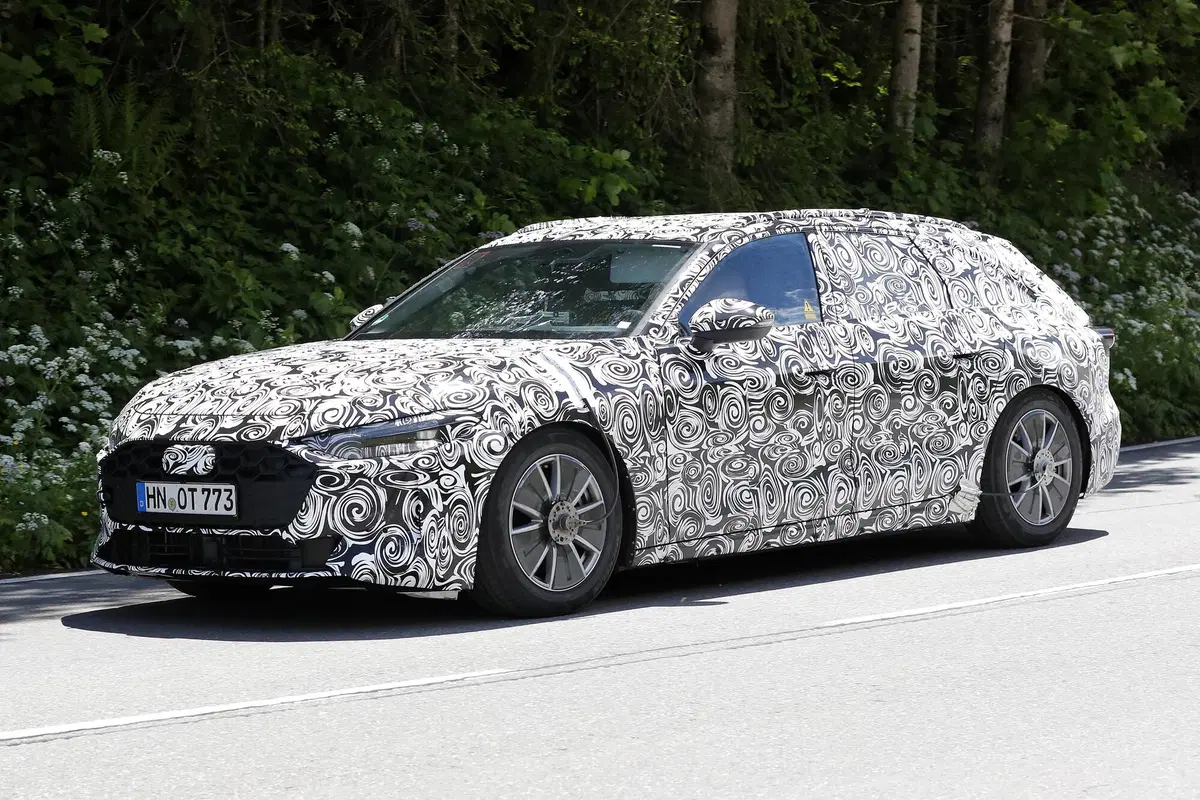 Nuova Audi S4, ecco le foto spia (19)