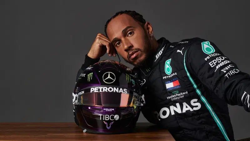 Apple girer&agrave; un film sulla F1 con Pitt protagonista e Hamilton produttore