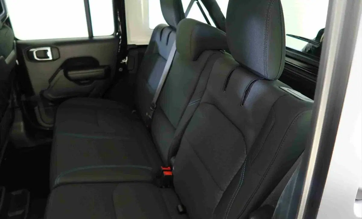 Jeep Wrangler Unlimited 2.0 Turbo 80th Anniversary (11)
