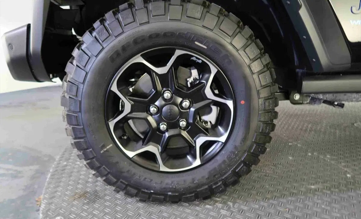 Jeep Wrangler Unlimited 2.0 Turbo 80th Anniversary (17)
