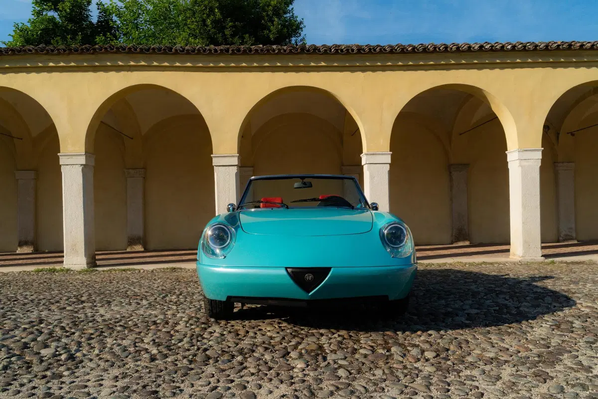 La spider Duetto si fa ibrida alla Milano Design Week con Garage Italia (2)