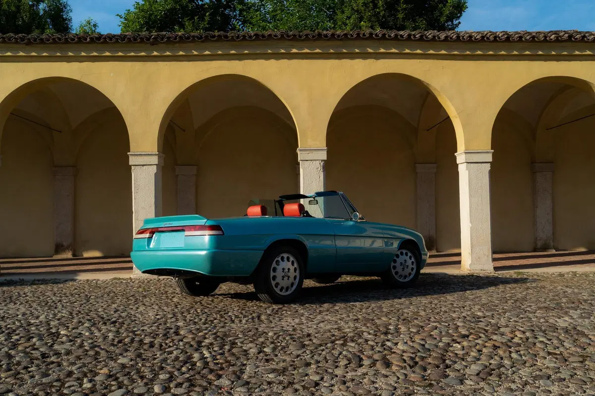 La spider Duetto si fa ibrida alla Milano Design Week con Garage Italia (3)