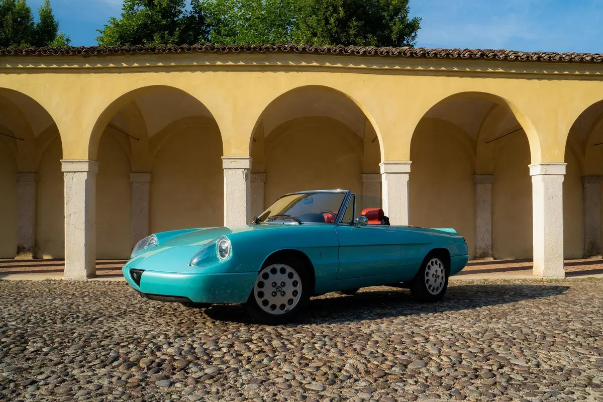 La spider Duetto si fa ibrida alla Milano Design Week con Garage Italia (4)