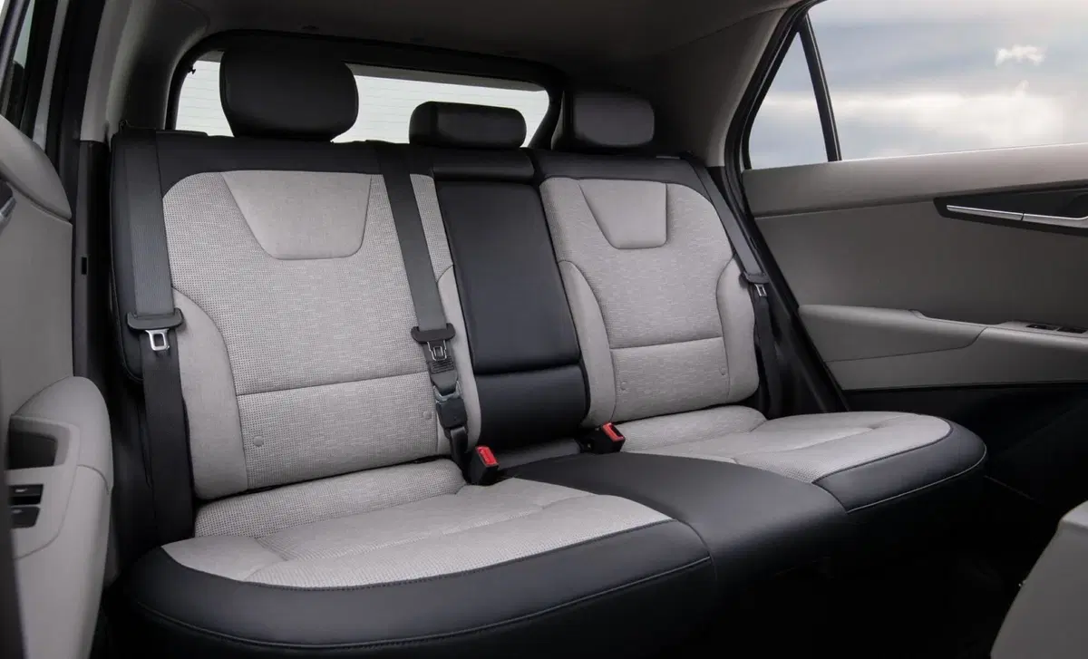 Kia Niro 1.6 gdi hev Evolution dct6 (35)