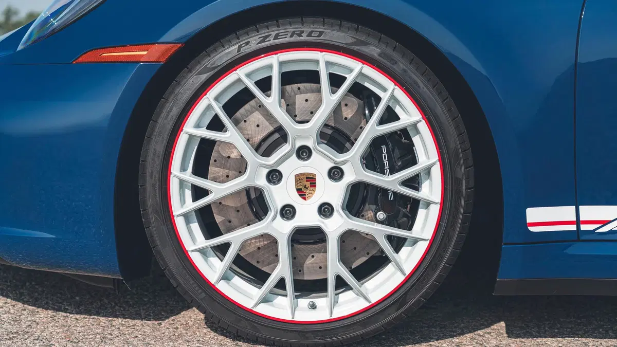 Porsche 911 Carrera GTS Cabriolet: edizione speciale per gli USA  (4)