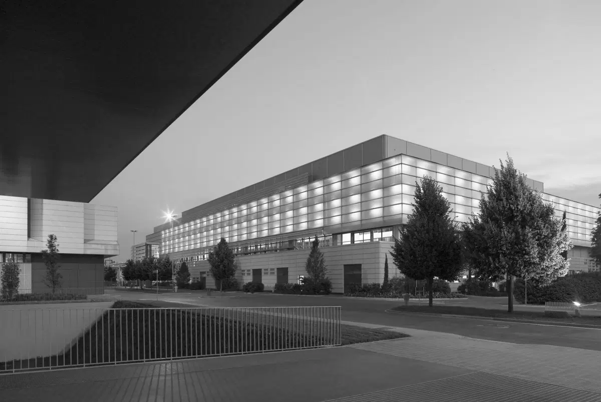 Architettura nel mondo auto, Foto gallery stabilimenti e non solo [Da Melfi a Maranello] (5)