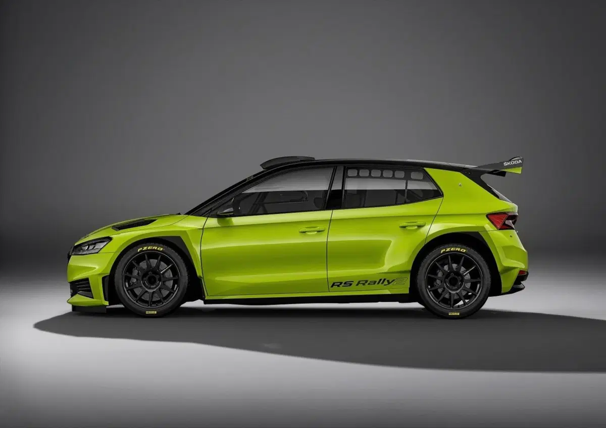Bestiolina cattiva, ecco la nuova Skoda Fabia RS Rally2 (2)