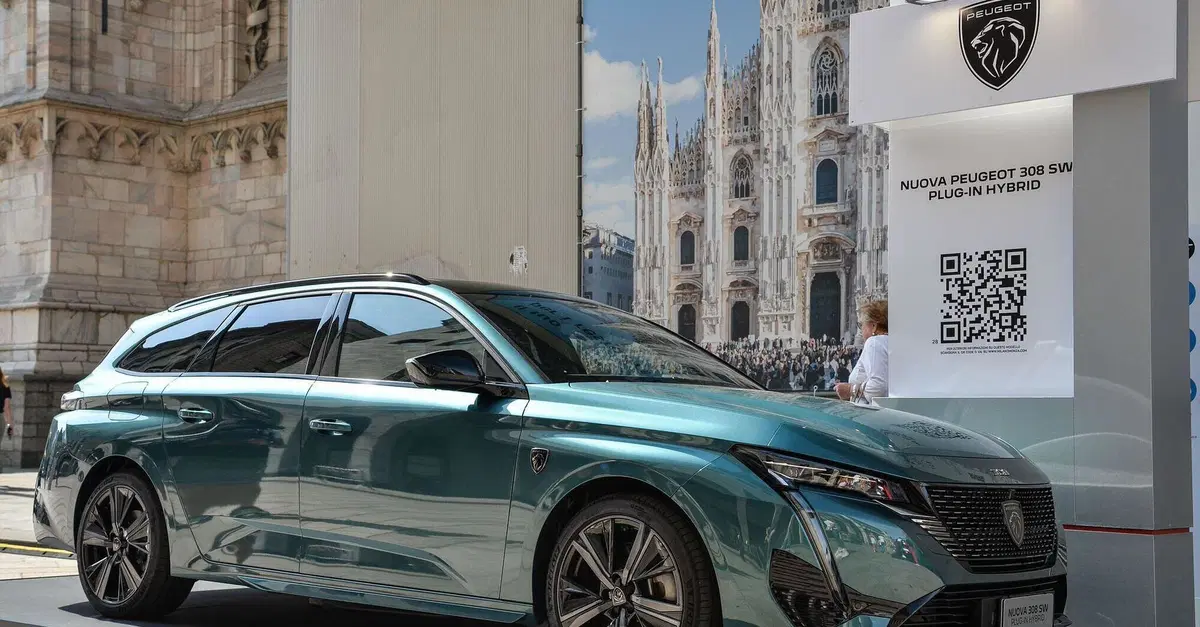 Stellantis a Mi.Mo. 2022: il marchio Peugeot con nuova 308 SW PHEV [senza scordare il diesel]
