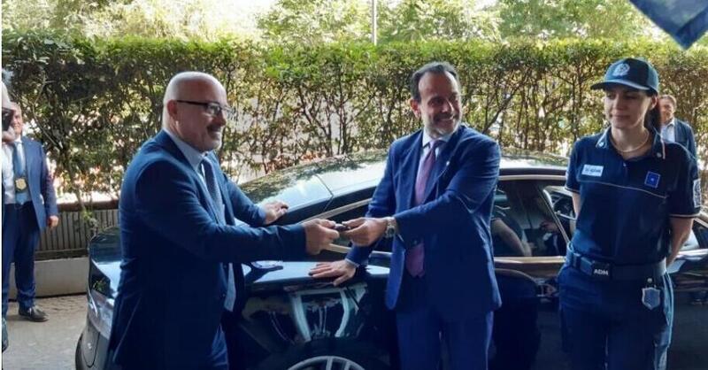 La Tesla Model S del Ministro Cingolani &egrave; frutto di un sequestro