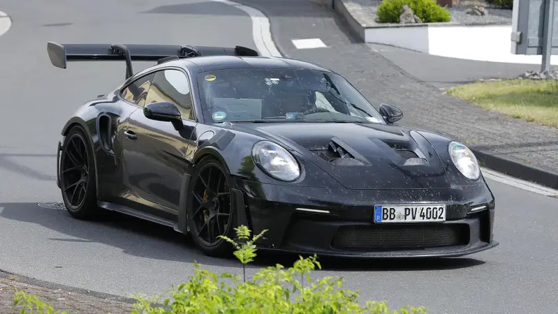 Arriva la nuova GT3 RS: sar&agrave; l'ultima "pura" di questa dinastia Porsche 911?