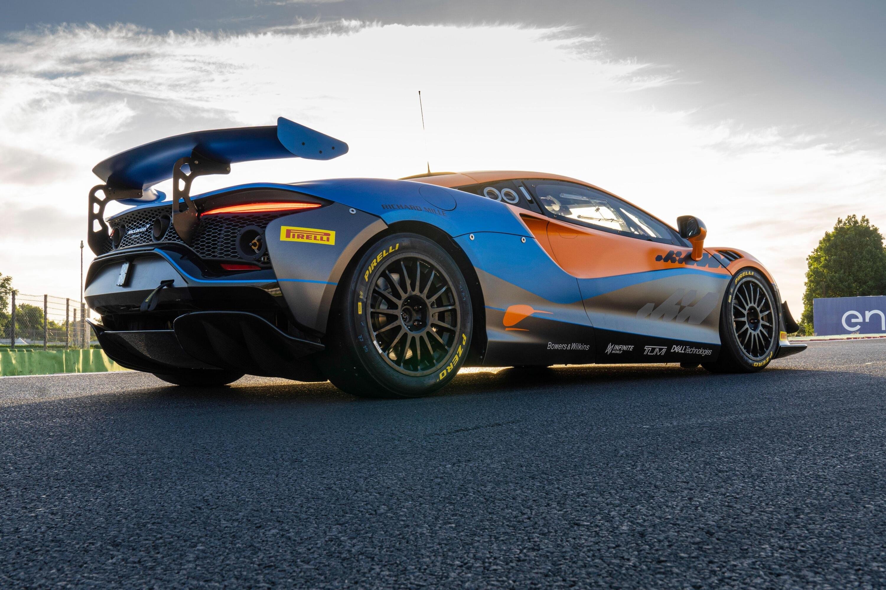 McLaren Artura GT4 &egrave; pronta per la stagione 2023
