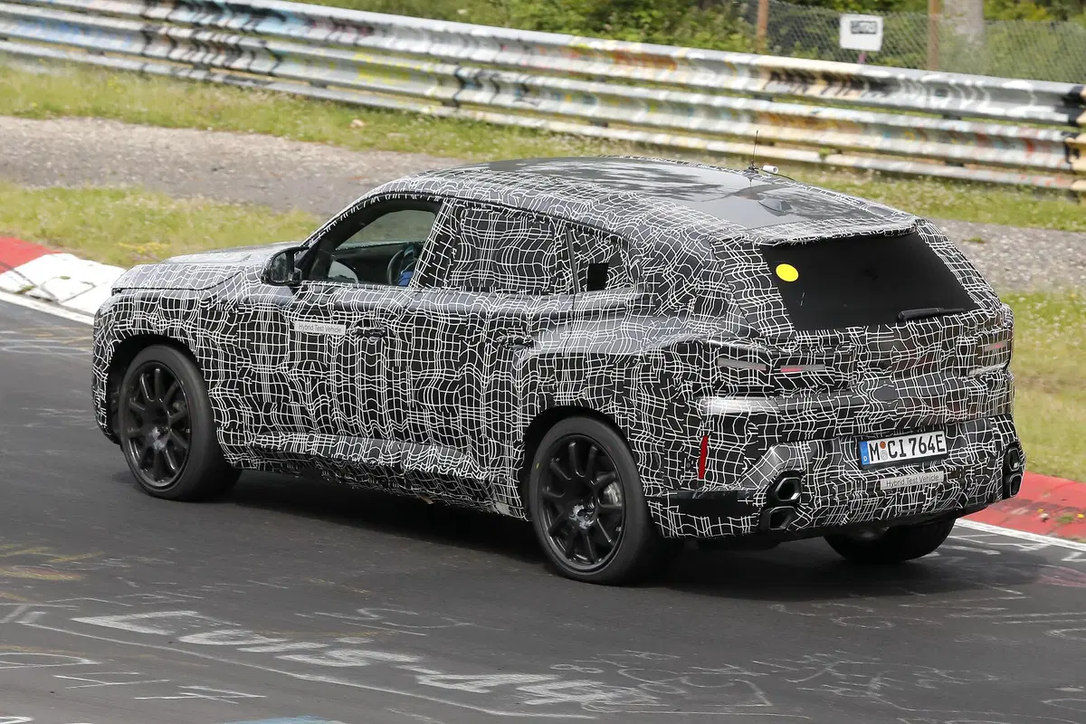 BMW XM, le foto spia del maxi SUV (9)