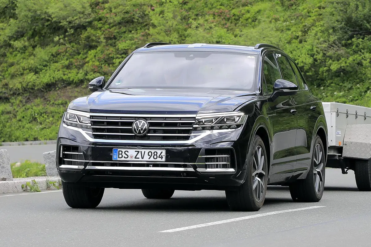 Volkswagen Touareg restyling, le foto spia  (3)