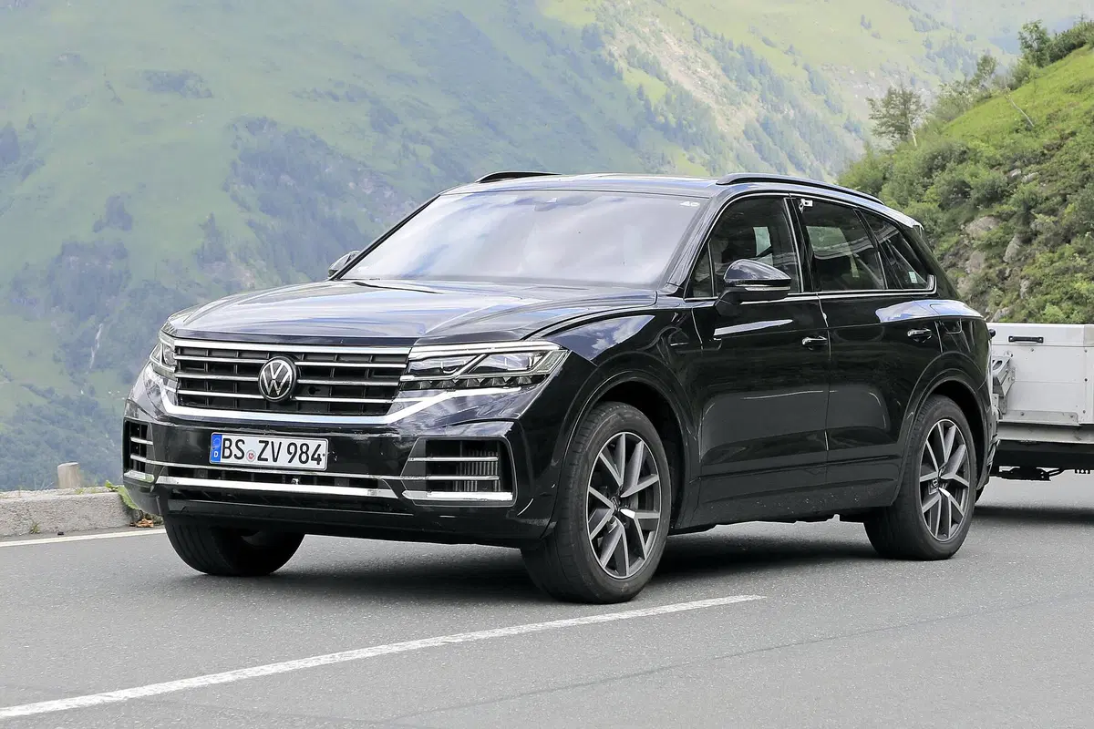 Volkswagen Touareg restyling, le foto spia  (5)