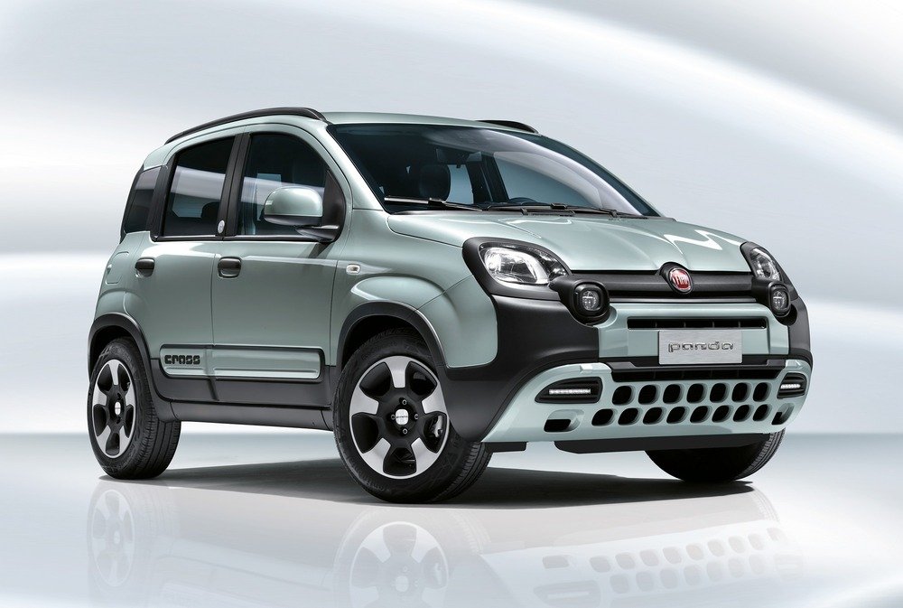 La Fiat Panda, popolare auto in versione Euro6D a benzina ibrida