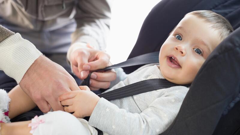 Vacanze con i bambini, l&#039;importante &egrave; usare il seggiolino (obbligatorio) 