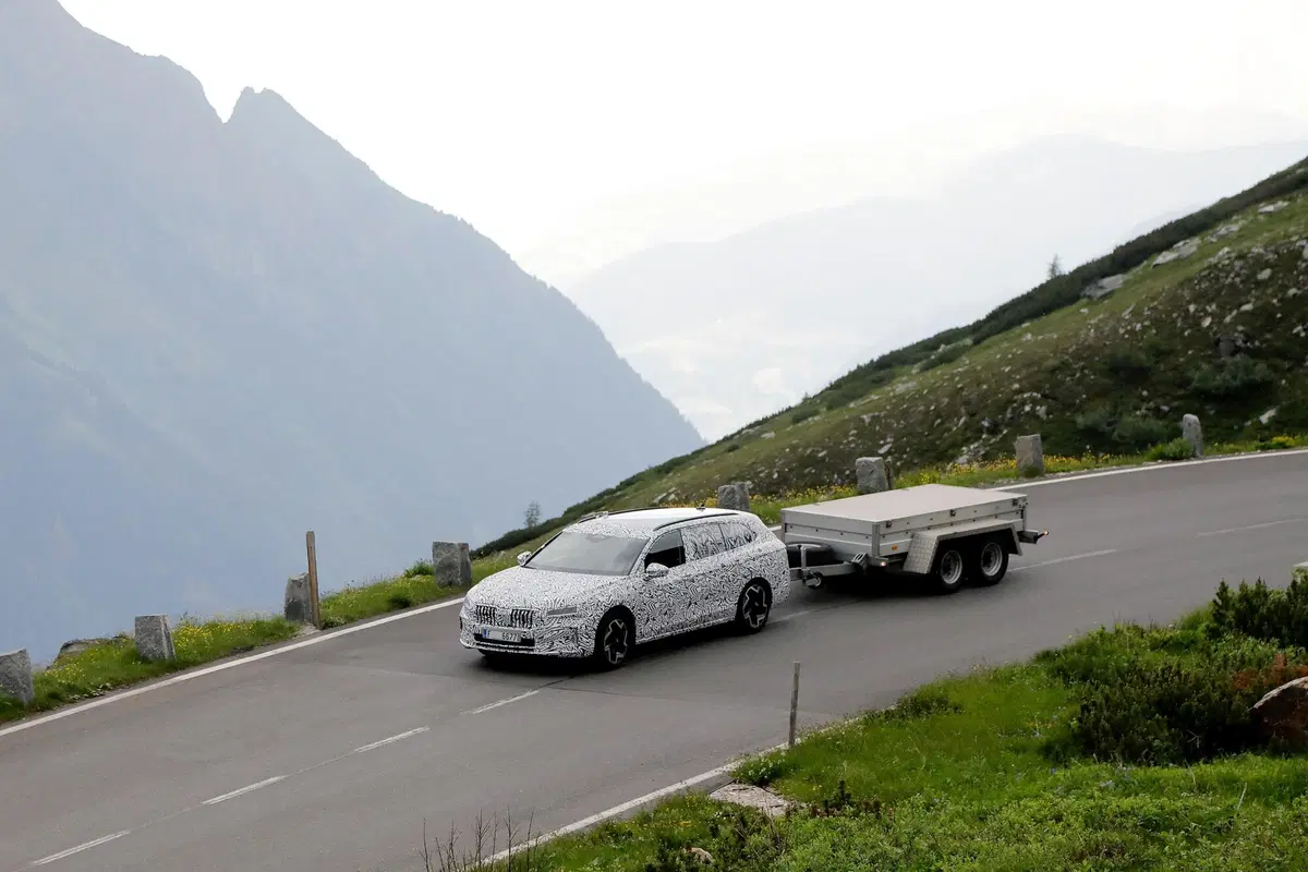 Nuova Skoda Superb, le foto spia (13)