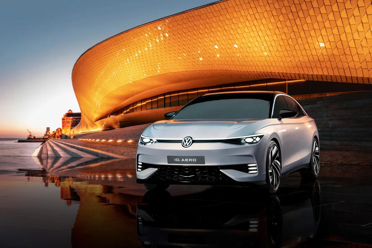 Volkswagen ID. Aero: svelata la prima berlina elettrica (2)
