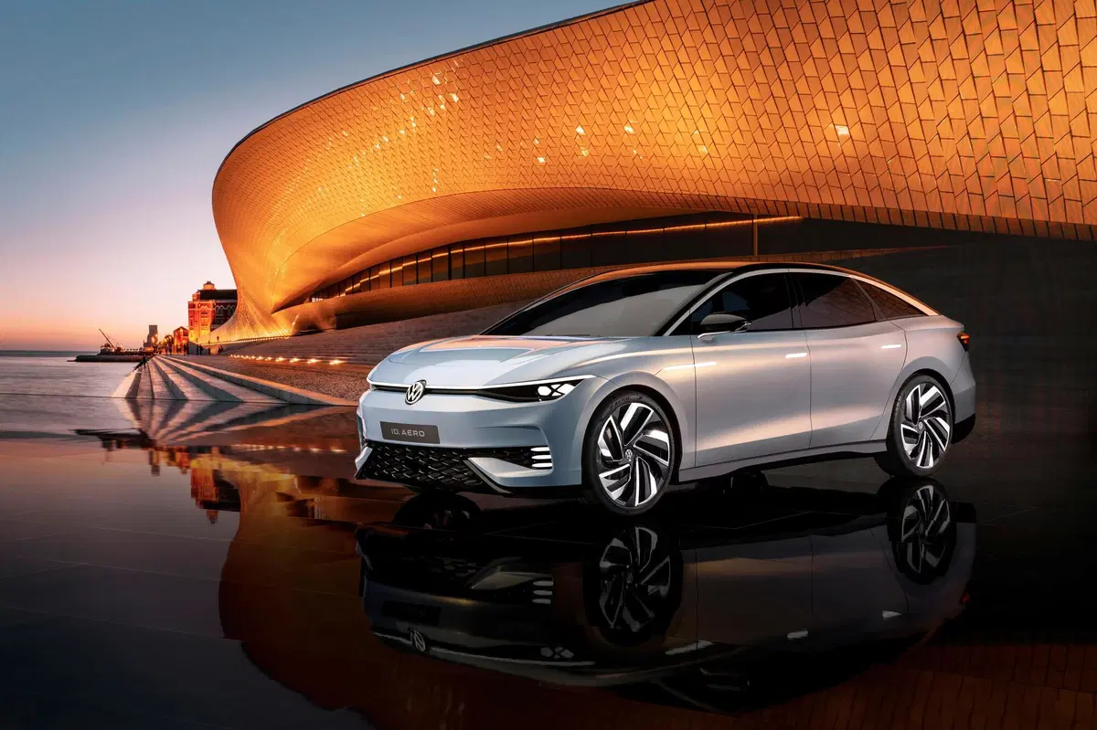 Volkswagen ID. Aero: svelata la prima berlina elettrica (5)