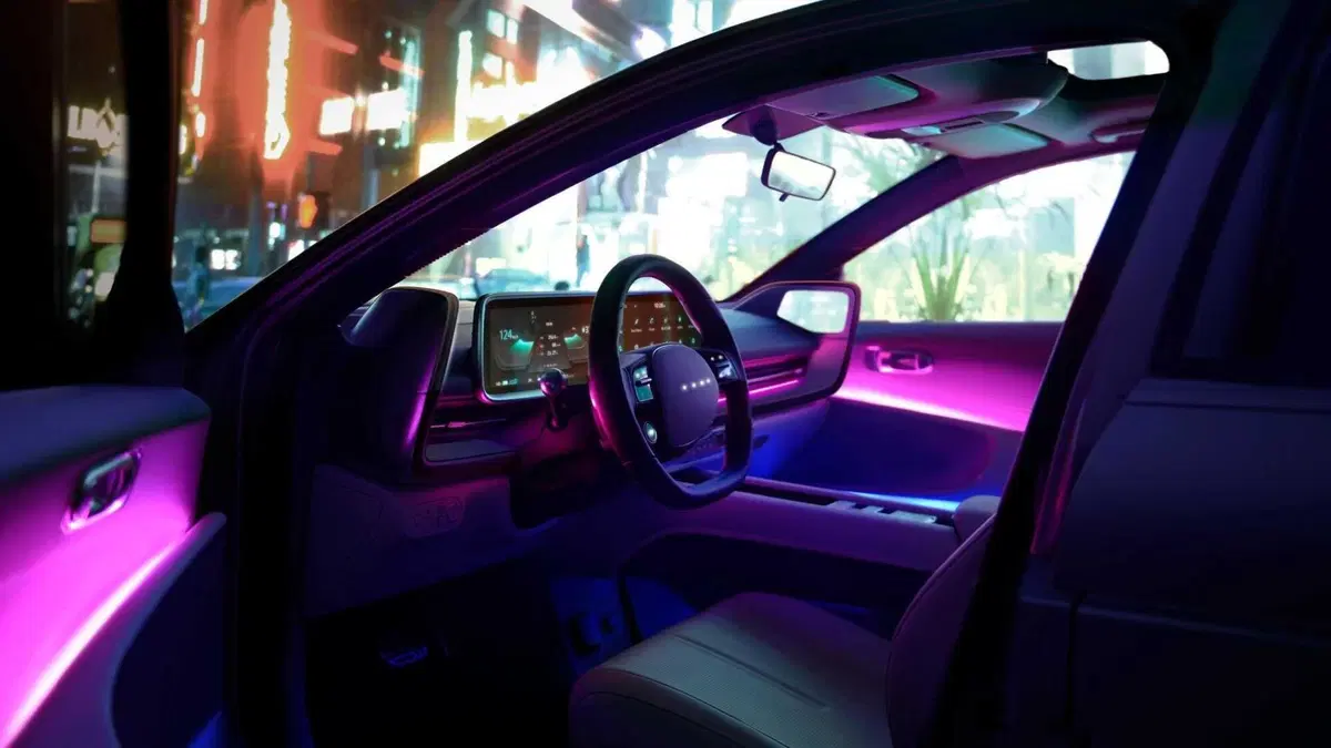 Hyundai Ioniq 6 mostra finalmente le sue forme (13)