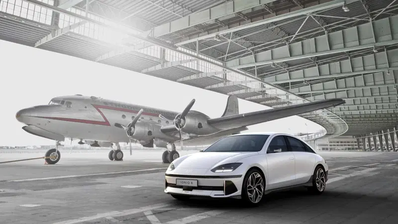 Hyundai Ioniq 6 mostra finalmente le sue forme