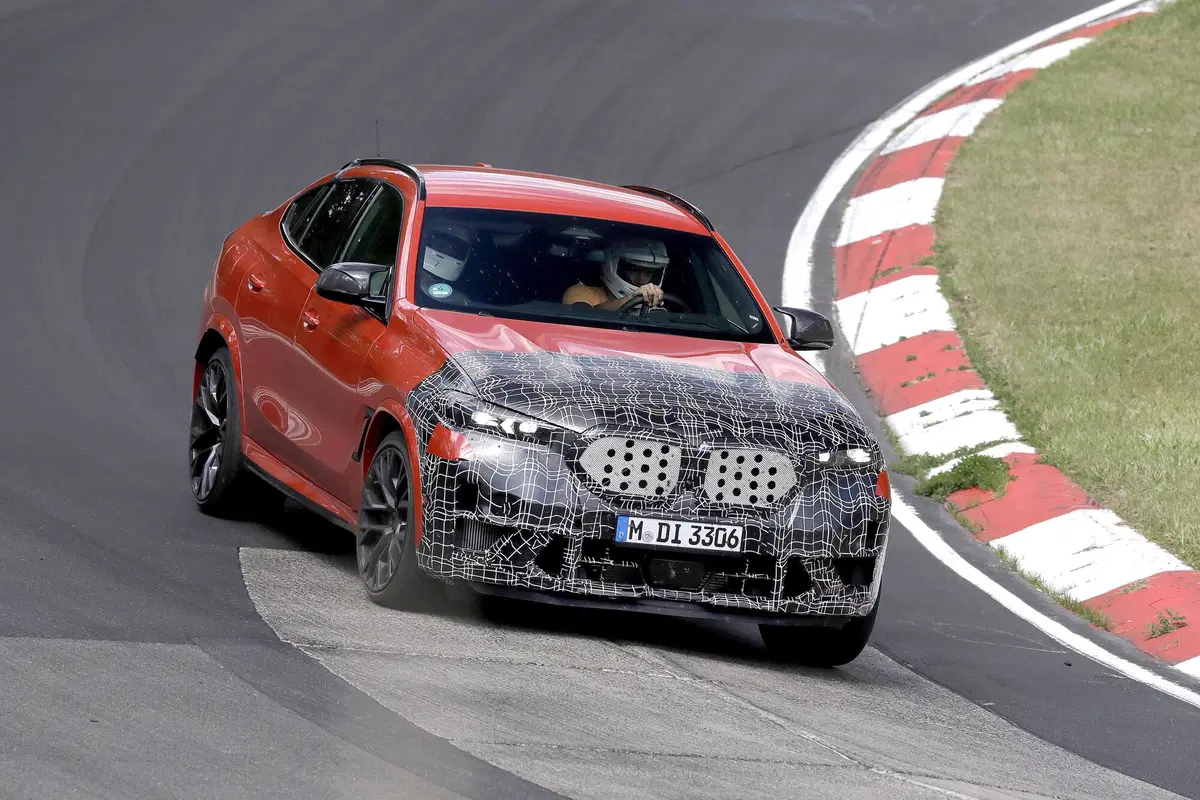 BMW X6 M restyling, le foto spia  (2)