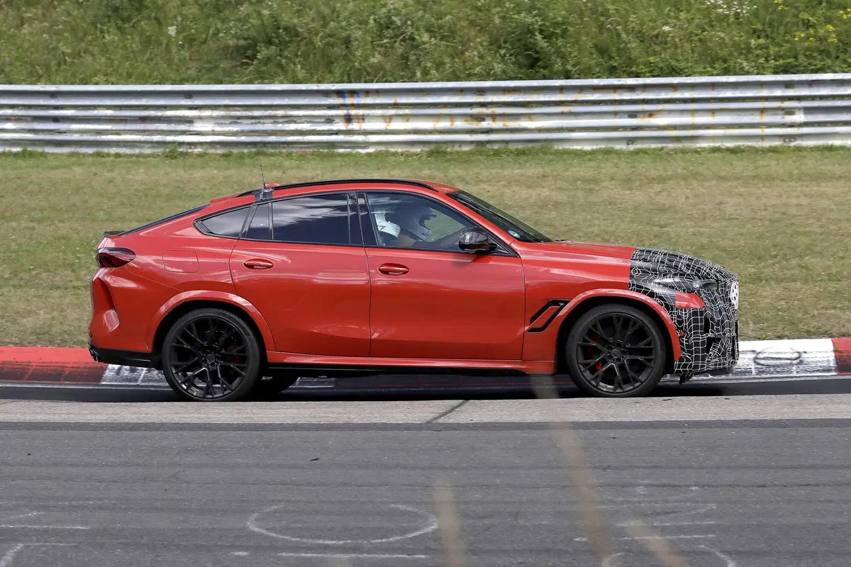 BMW X6 M restyling, le foto spia  (7)