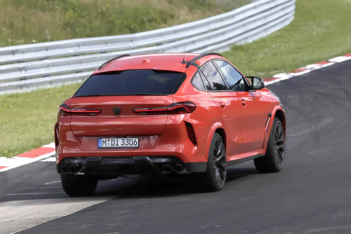 BMW X6 M restyling, le foto spia  (11)