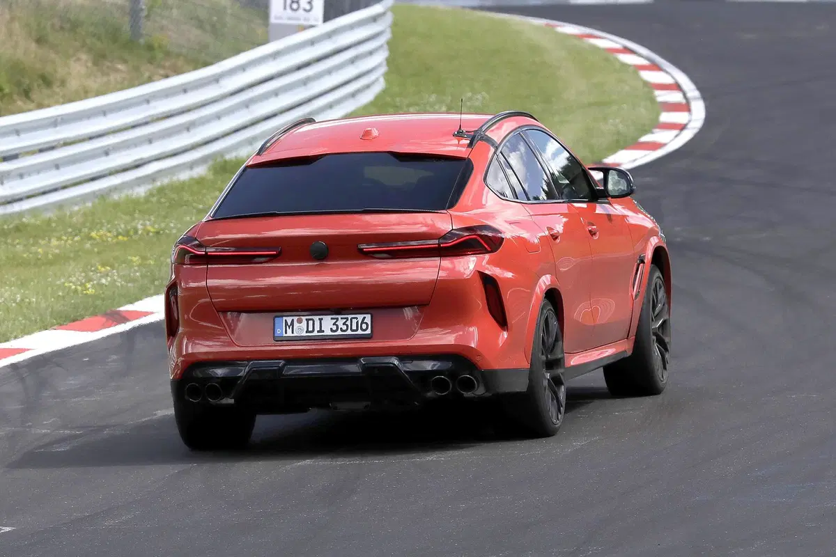 BMW X6 M restyling, le foto spia  (10)