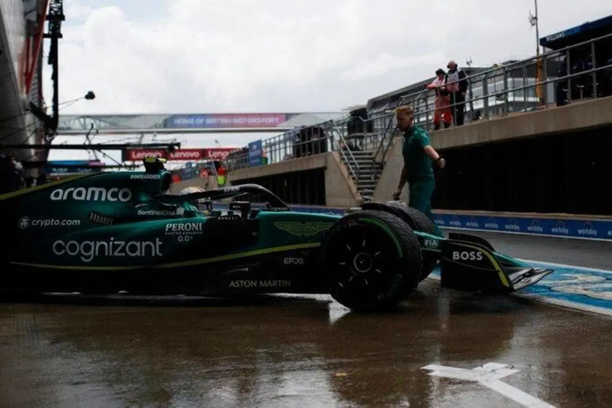 F1, GP Gran Bretagna 2022: pole per Sainz (18)