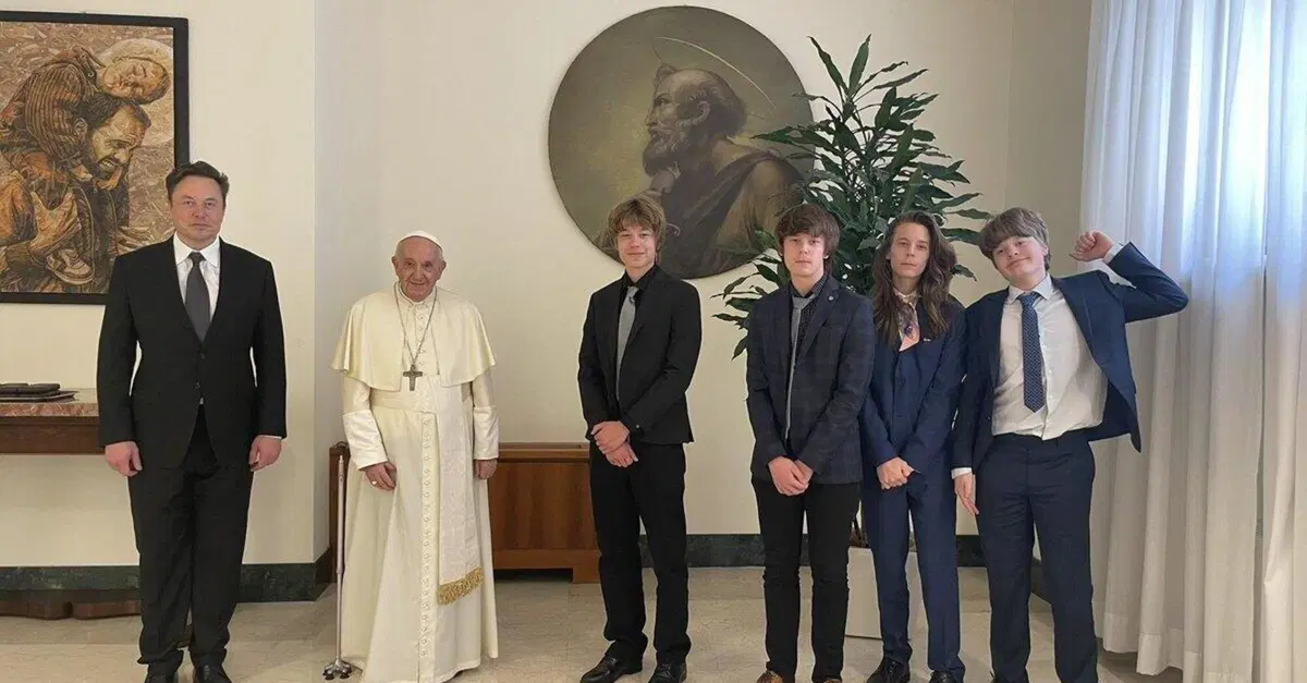 Elon Musk in Italia: ha incontrato il Papa in Vaticano [senza parlare di Tesla?]