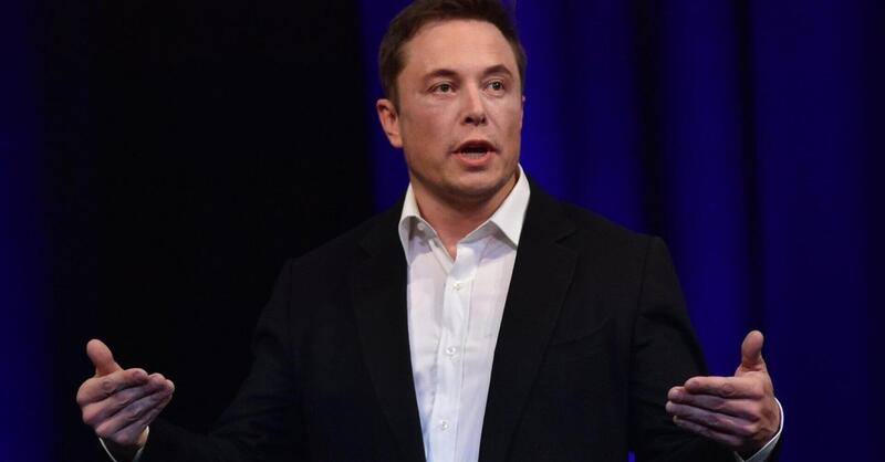 Twitter, Elon Musk si fa da parte. E l&#039;azienda minaccia azioni legali