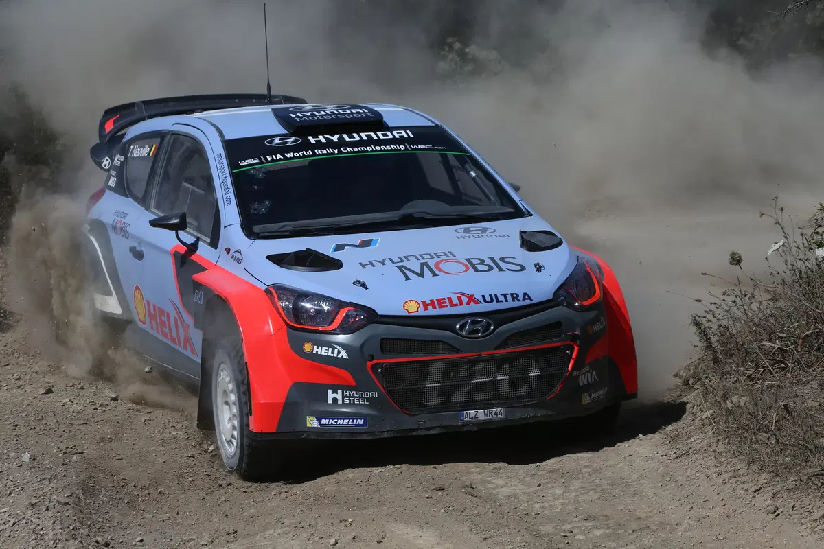 WRC Sardegna 2016: “in pista” con Neuville e la Hyundai i20  (7)