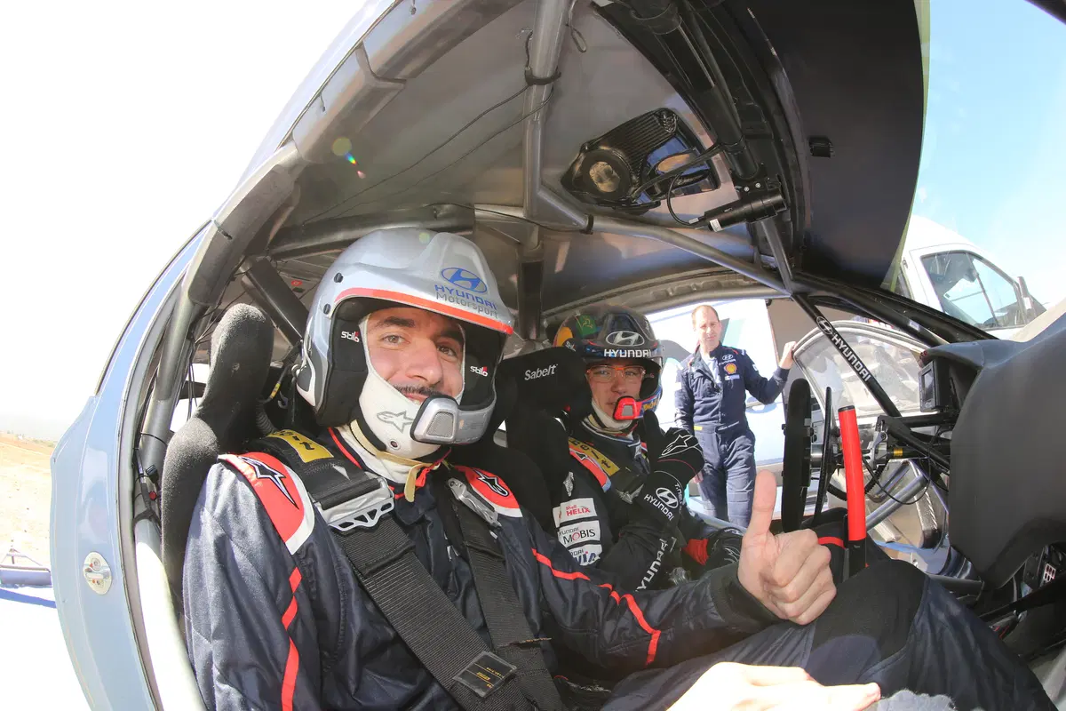 WRC Sardegna 2016: “in pista” con Neuville e la Hyundai i20  (13)