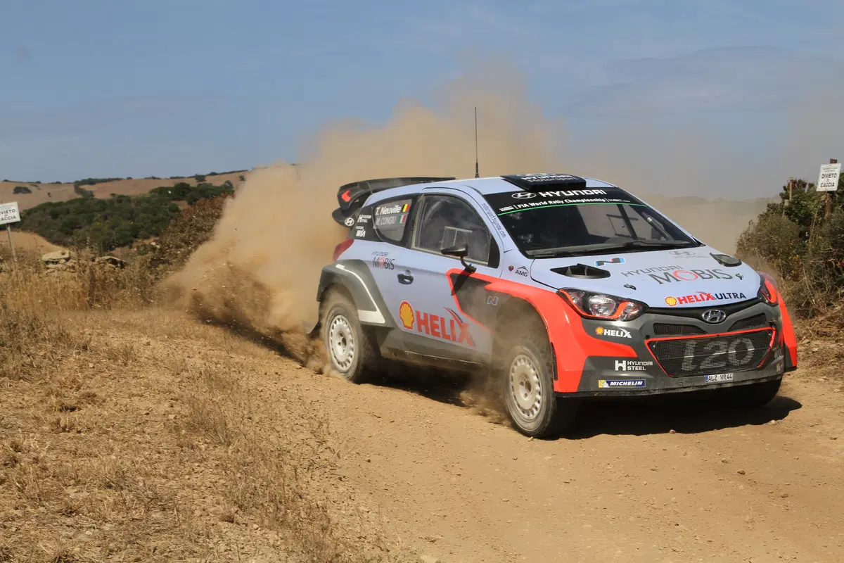 WRC Sardegna 2016: “in pista” con Neuville e la Hyundai i20  (16)
