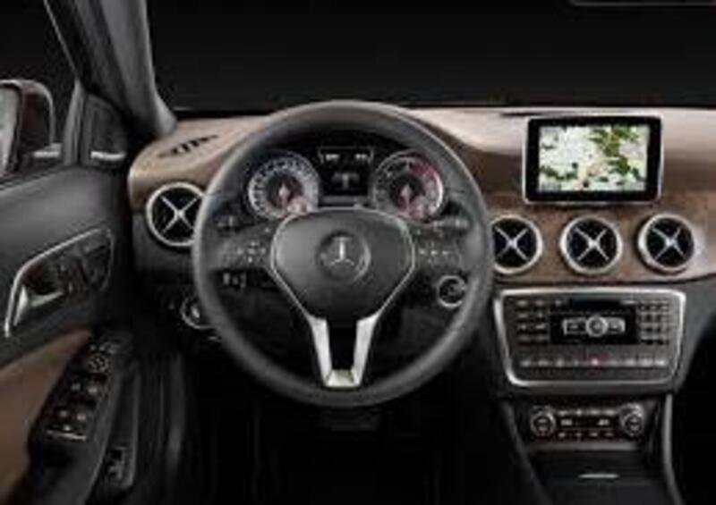 Mercedes-Benz GLA SUV (2013-20) (11)