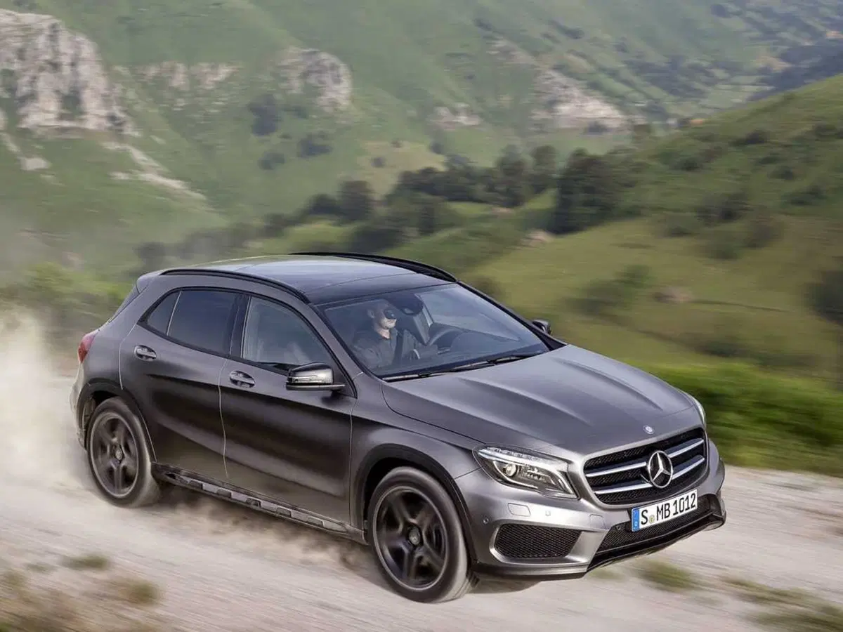 Mercedes-Benz GLA SUV 200 d Automatic 4Matic Premium (10)