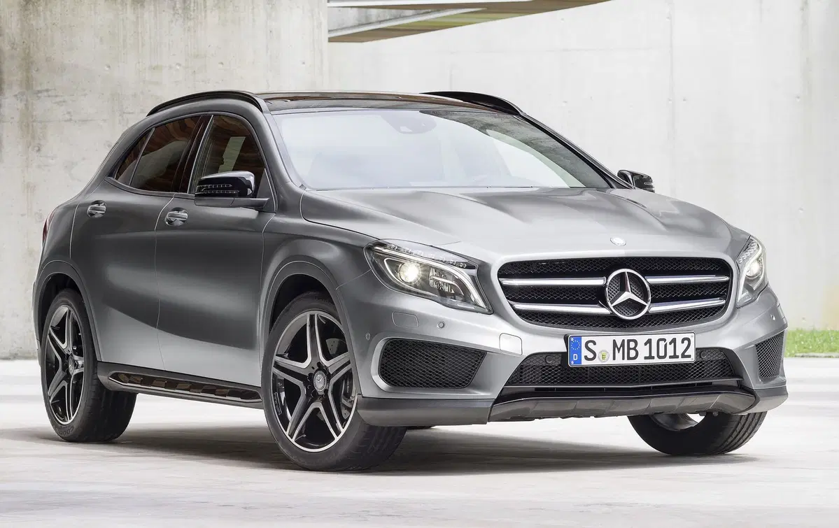 Mercedes-Benz GLA SUV 200 d Automatic 4Matic Premium (6)