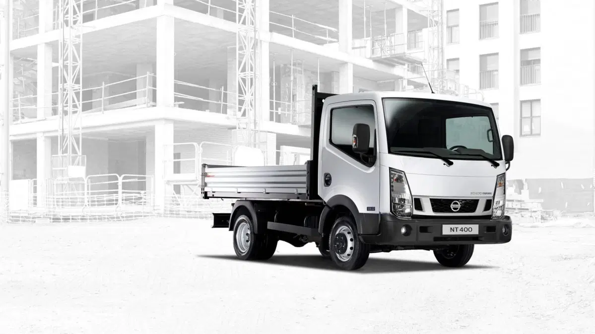 Nissan NT400 Cabstar 32.12 2.5 dCi 122 CV PL Cabinato (6)