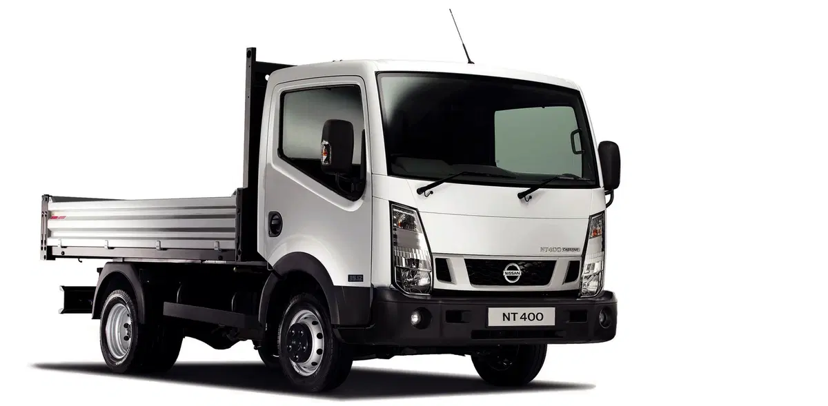 Nissan NT400 Cabstar 32.12 2.5 dCi 122 CV PL Cabinato (4)